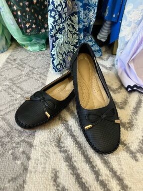 NWOT Black Loafers Size 36/US 6